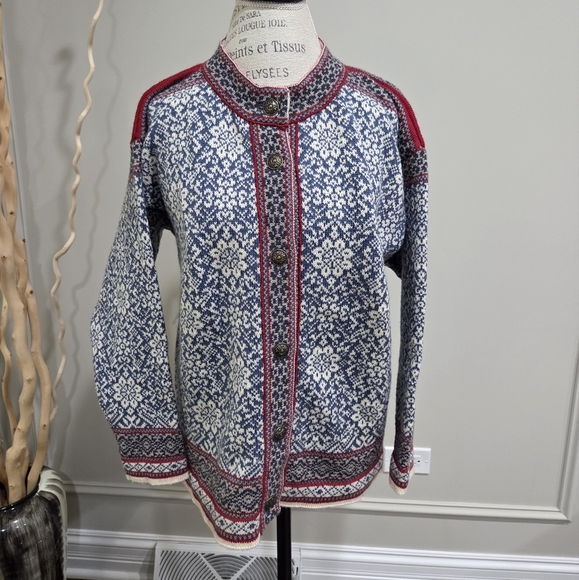 VTG Norwear Women"s Cardigan with Metallic Buttons Sz.S Wool - Picture 1 of 10